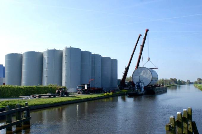 Storage tanks