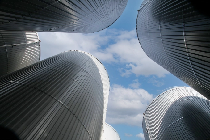 Storage tanks